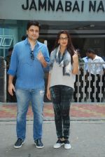 Sonali Bendre, Goldie Behl vote in Mumbai on 15th Oct 2014